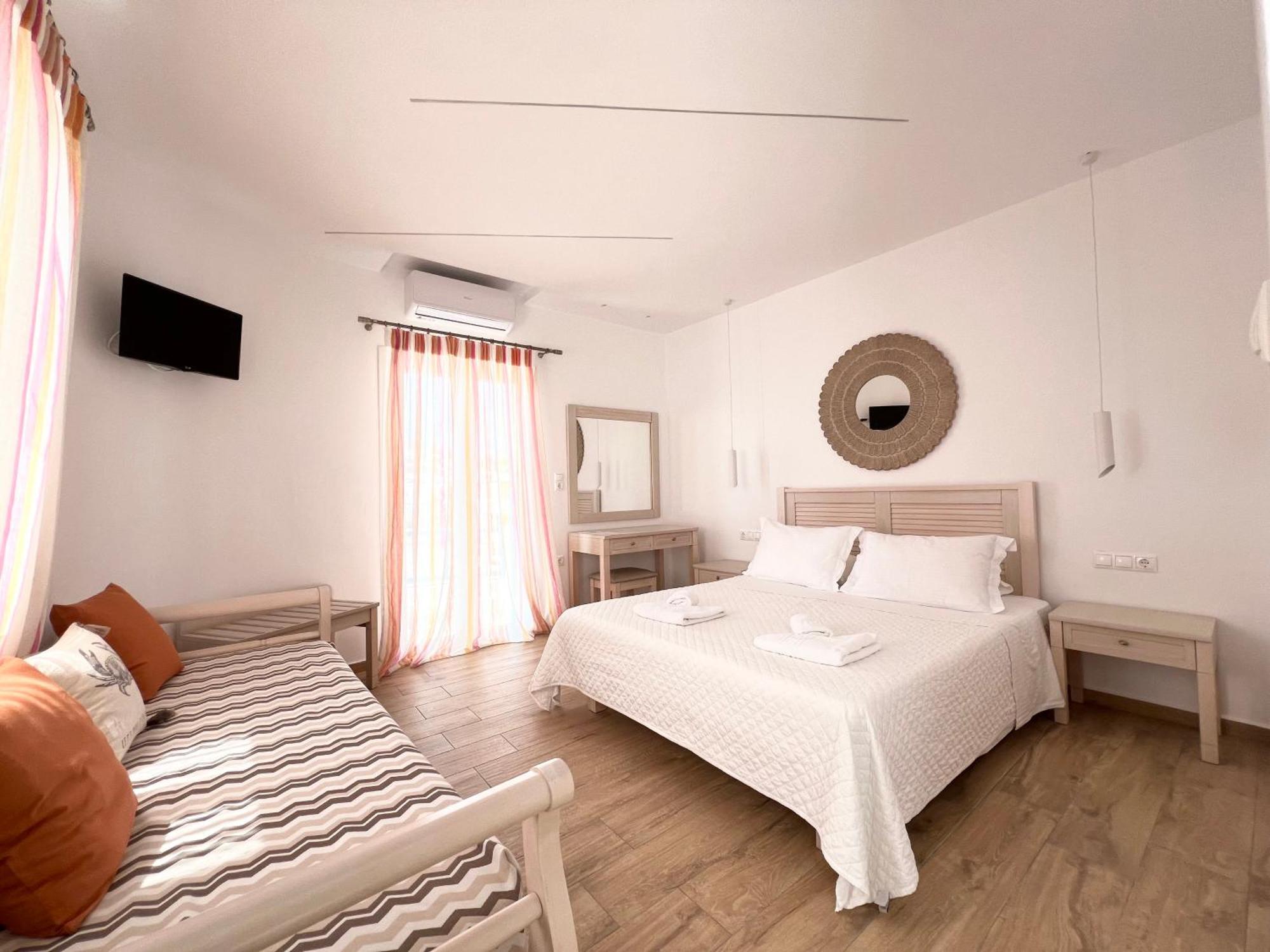 Cyclades Blue Aparthotel 3*